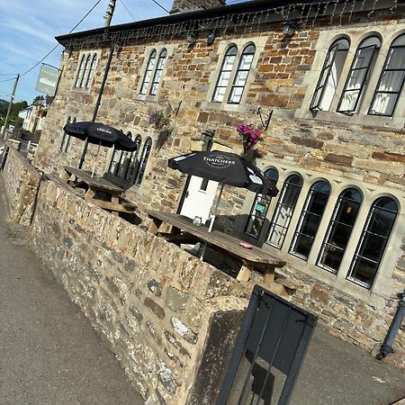 Cross Hands Hotel Llanybydder Экстерьер фото